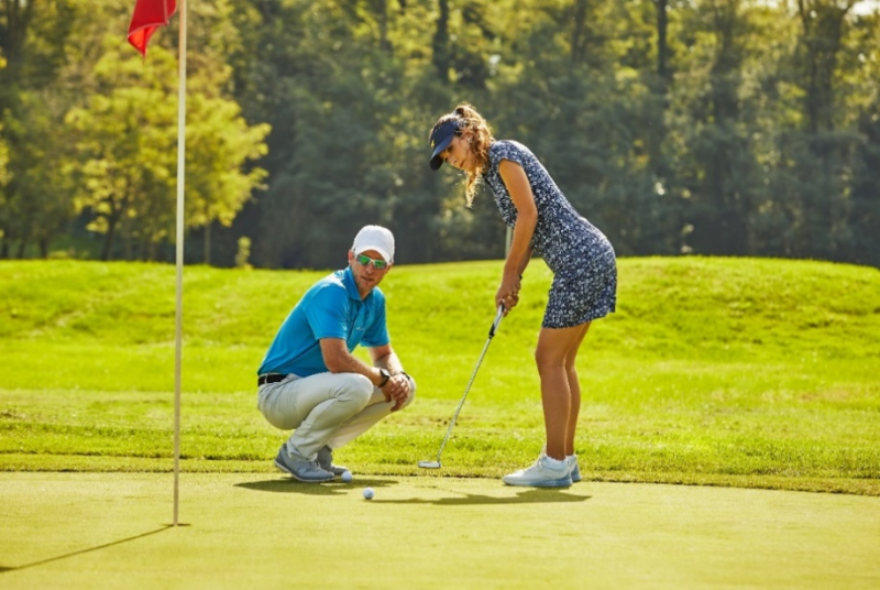 Màu sắc và kiểu dáng hiện đại của thương hiệu thời trang golf đẳng cấp Jack Nicklaus thể hiện rõ ràng bước nhảy vọt trong ngành may mặc chơi golf toàn cầu