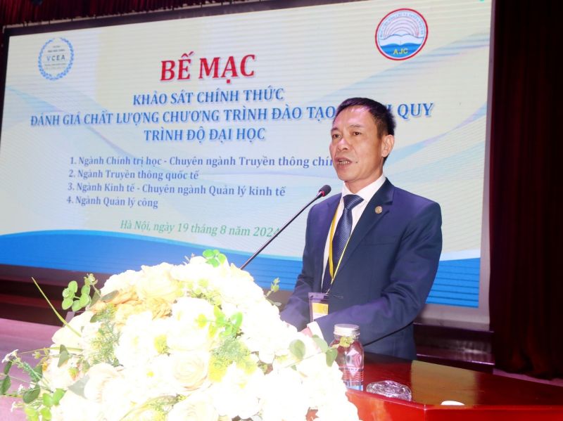 Đại diện Trung tâm Kiểm định chất lượng giáo dục - Trường Đại học Vinh, TS. Nguyễn Đình Huy