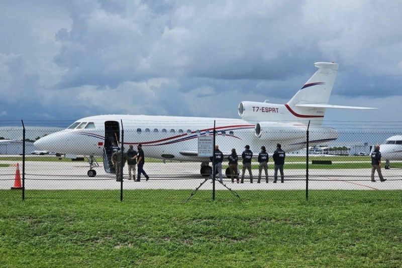 Chuyên cơ của Tổng thống Venezuela Nicolas Maduro bị tịch thu ở Cộng hòa Dominica và đưa về Mỹ (Ảnh: AFP).