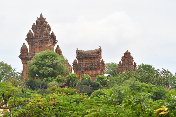 Tháp Pô Klông Garai , thành phố Phan Rang- Tháp Chàm, tỉnh Ninh Thuận