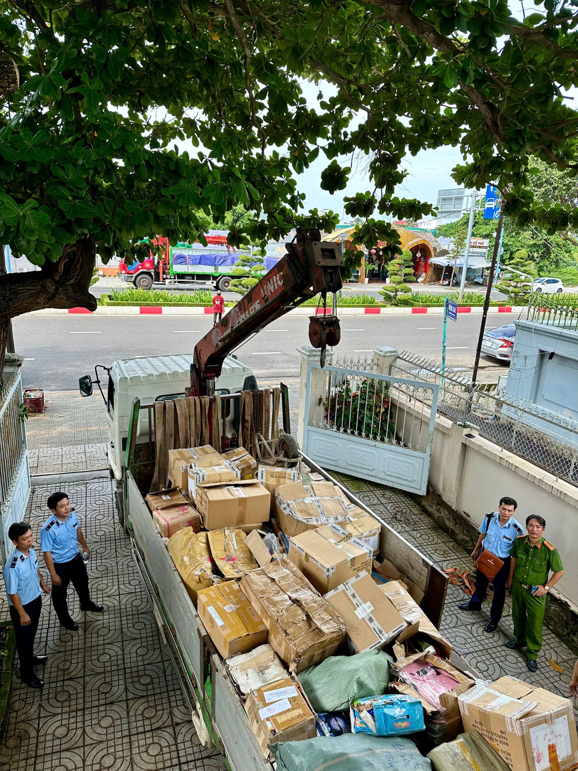 Lô hàng hóa vi phạm bị tiêu hủy