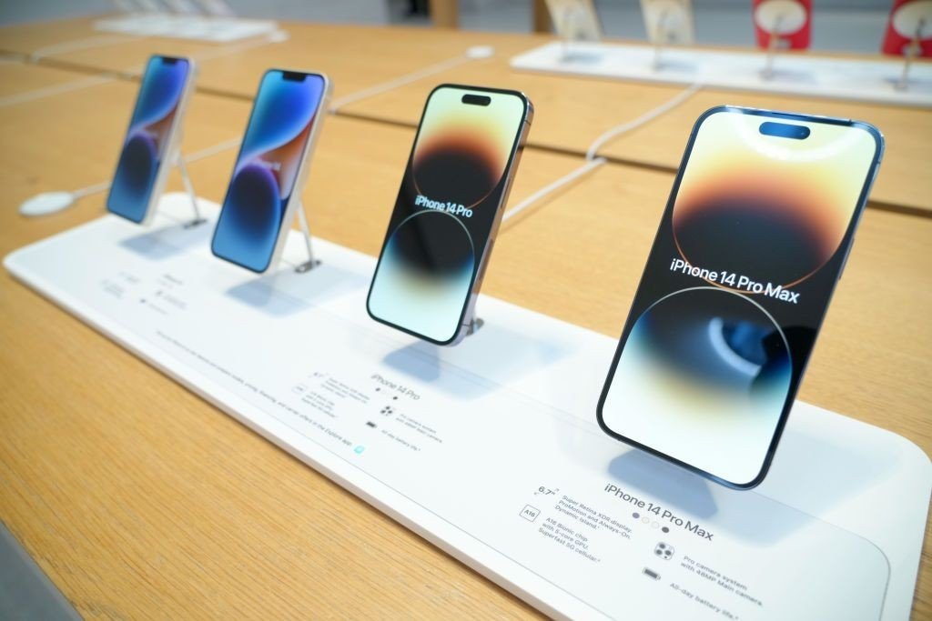 Dòng iPhone 14 Pro Max là mẫu điện thoại bán chạy nhất trong nửa đầu năm 2023. Ảnh: Getty Images