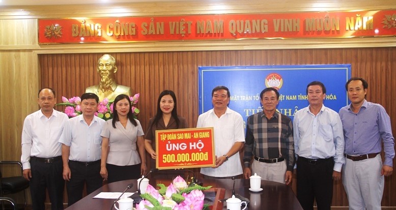 Tập đoàn Sao Mai - An Giang ủng hộ số tiền 500 triệu đồng.