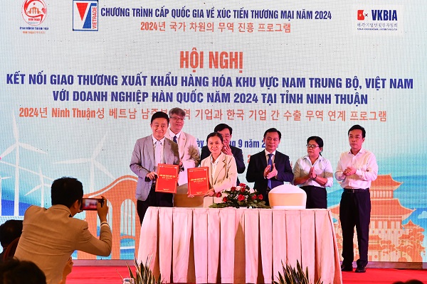 Ký kết giữa Công ty TNHH Linh Đan Ninh Thuận với Công ty ALLACE Hàn Quốc