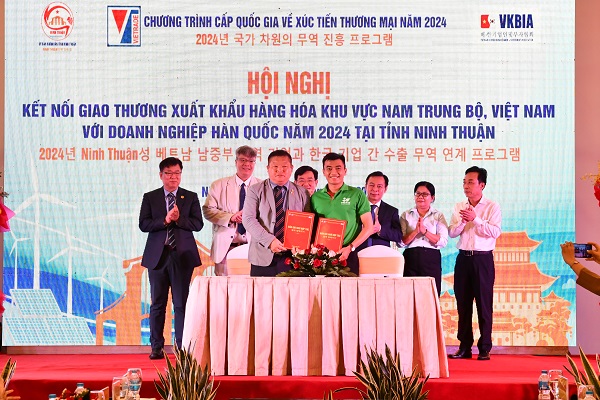 Ký kết hợp tác