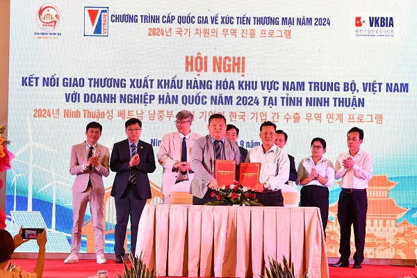 Ký kết hợp tác