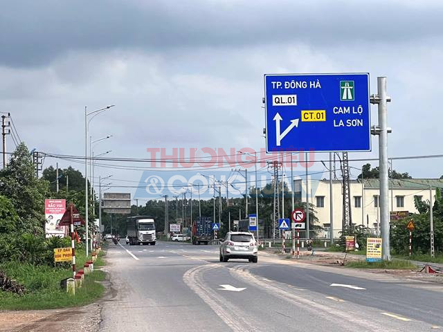 Dự án có điểm đầu – Km0 (La Sơn), kết nối với điểm cuối của tuyến cao tốc đoạn Cam Lộ - La Sơn