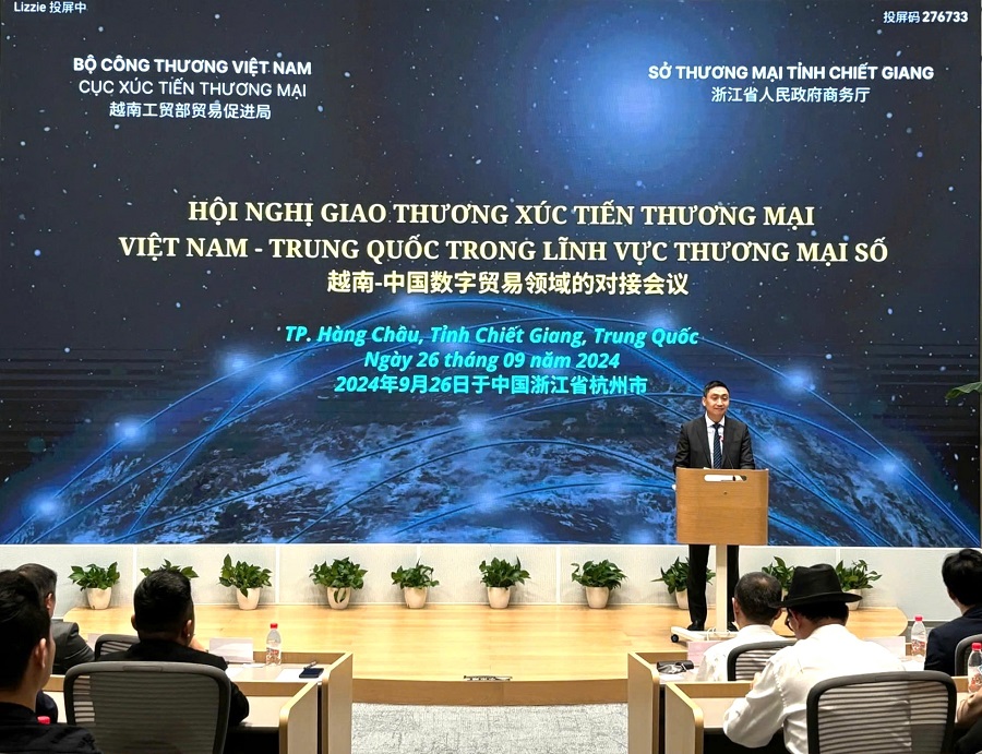 Ông Hoàng Minh Chiến - Phó Cục trưởng Cục Xúc tiến thương mại - Bộ Công Thương Việt Nam phát biểu khai mạc hội nghị