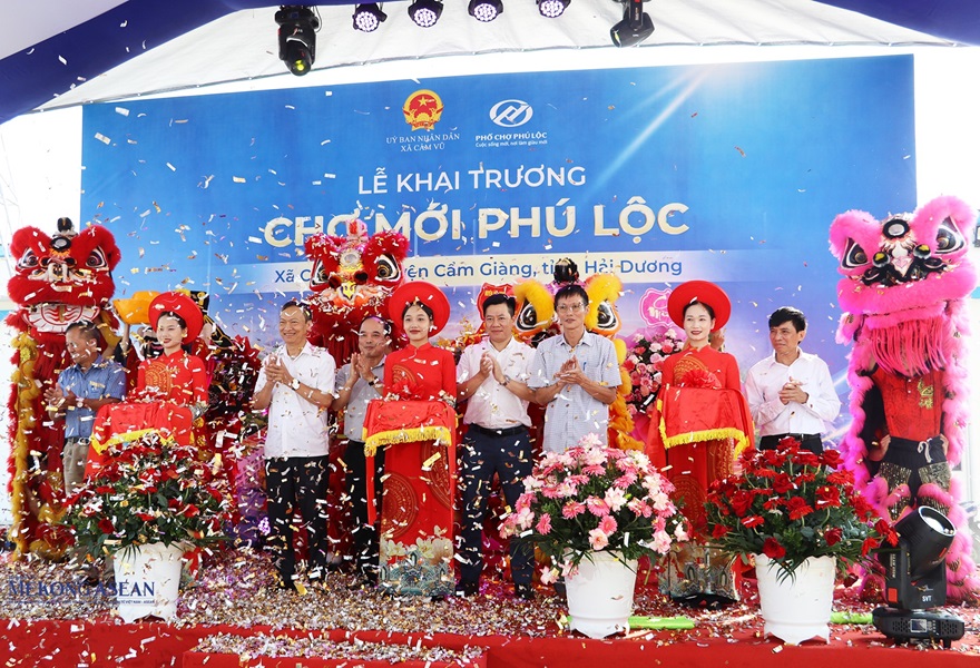 Khai trương chợ Phú Lộc mới