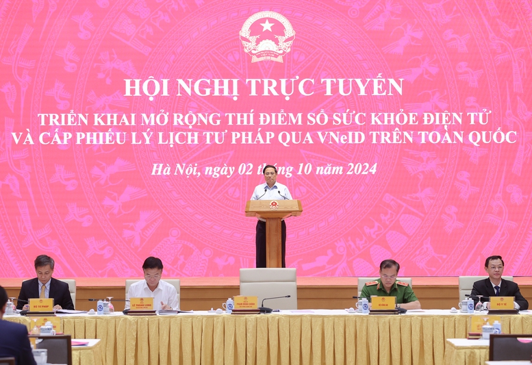 Thủ tướng Phạm Minh Chính đánh giá Hội nghị đánh dấu một bước quan trọng trong quá trình chuyển đổi số quốc gia, triển khai các dịch vụ thiết yếu cho người dân - Ảnh: VGP/Nhật Bắc