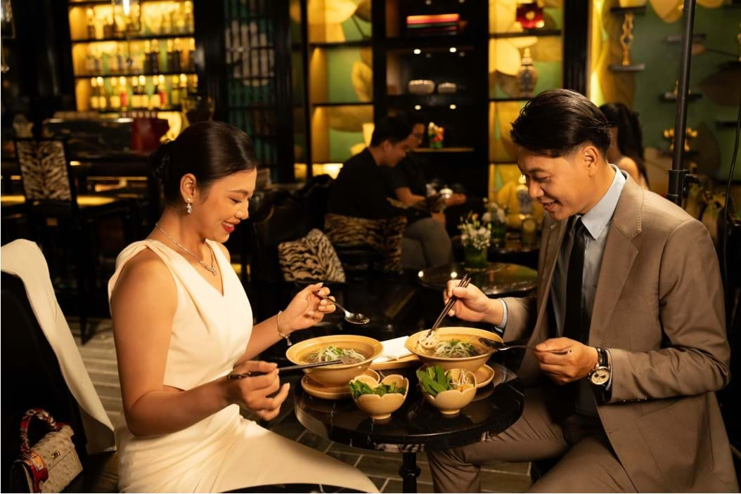 Thượng khách thưởng thức món “Phở Sen” tuyệt hảo trong không gian Prime Lounge duy mỹ