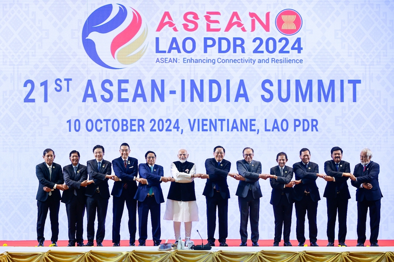 Tại Hội nghị Cấp cao ASEAN-Ấn Độ lần thứ 21, các nhà lãnh đạo ASEAN và Ấn Độ thông qua Tuyên bố về tăng cường quan hệ Đối tác Chiến lược toàn diện ASEAN-Ấn Độ vì hòa bình, ổn định và thịnh vượng tại khu vực và Tuyên bố chung về thúc đẩy chuyển đổi số. - Ảnh: VGP/Nhật Bắc