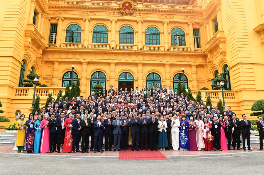 Tổng Bí thư, Chủ tịch nước Tô Lâm gặp mặt Đoàn đại biểu doanh nhân tiêu biểu của Liên đoàn Thương mại và Công nghiệp Việt Nam và Hội Doanh nhân Tư nhân Việt Nam.