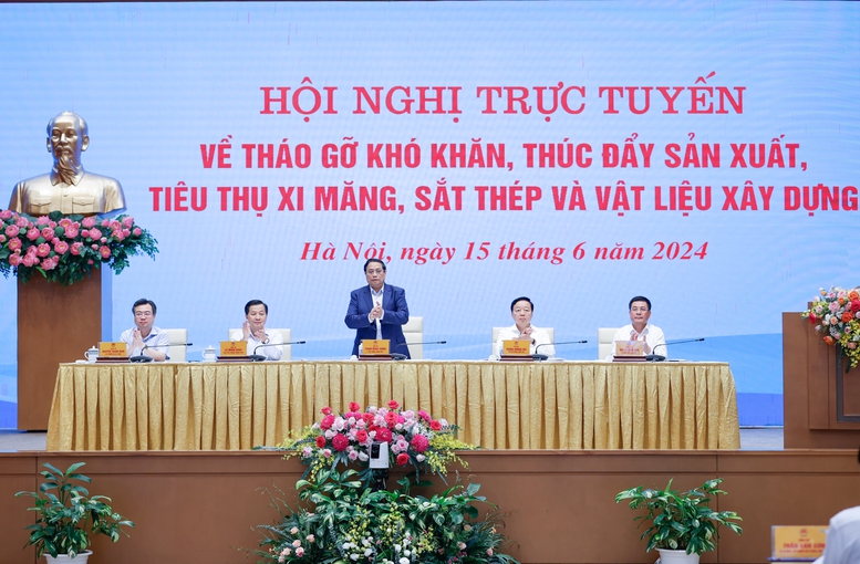 Thủ tướng chủ trì Hội nghị trực tuyến về tháo gỡ khó khăn, thúc đẩy sản xuất, tiêu thụ xi măng, sắt thép và vật liệu xây dựng