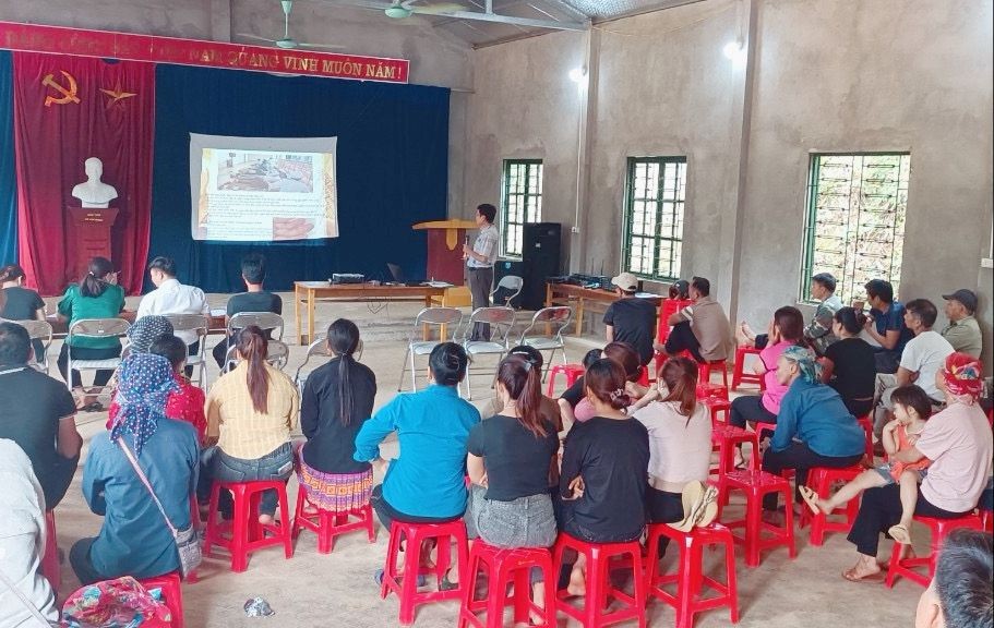 UBND tỉnh Lào Cai vừa ban hành văn bản yêu cầu các sở, ngành, UBND các huyện, thị xã, thành phố trên địa bàn tỉnh đẩy mạnh công tác tuyên truyền về an toàn vệ sinh thực phẩm tại các địa phương.