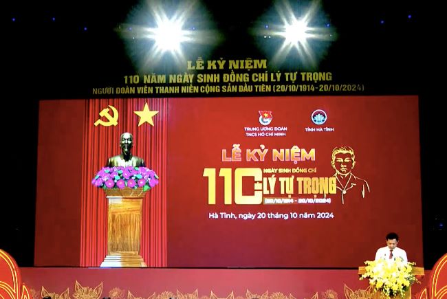 Lễ kỷ niệm 110 năm ngày sinh anh hùng Lý Tự Trọng.