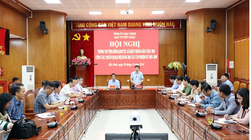 Toàn cảnh Hội nghị.