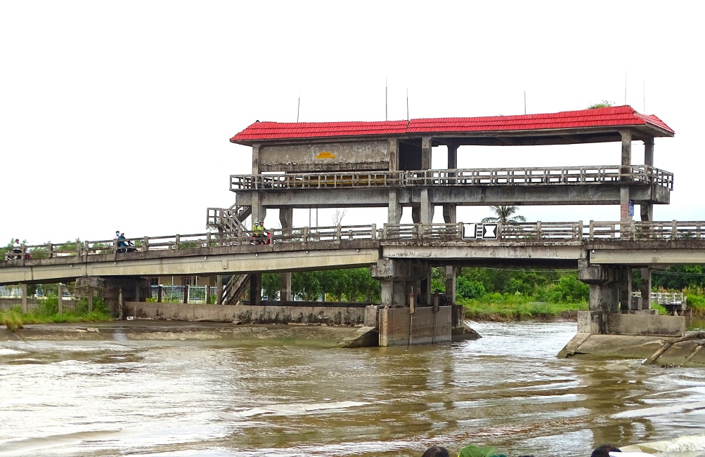 Vận hành hợp lý, hiệu quả hệ thống cống, đập, trạm bơm,... để bảo vệ sản xuất.