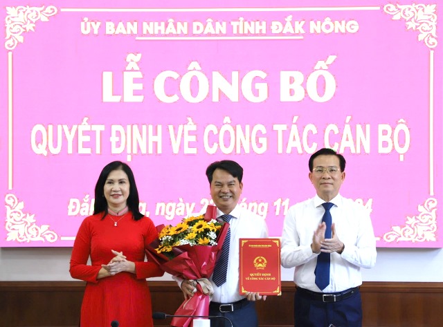 Ông Nguyễn Nhân Bản, Giám đốc Sở Giao thông vận tải được điều động, bổ nhiệm giữ chức Chánh văn phòng UBND tỉnh Đắk Nông.