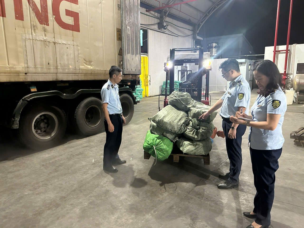 Lô hàng hóa vi phạm