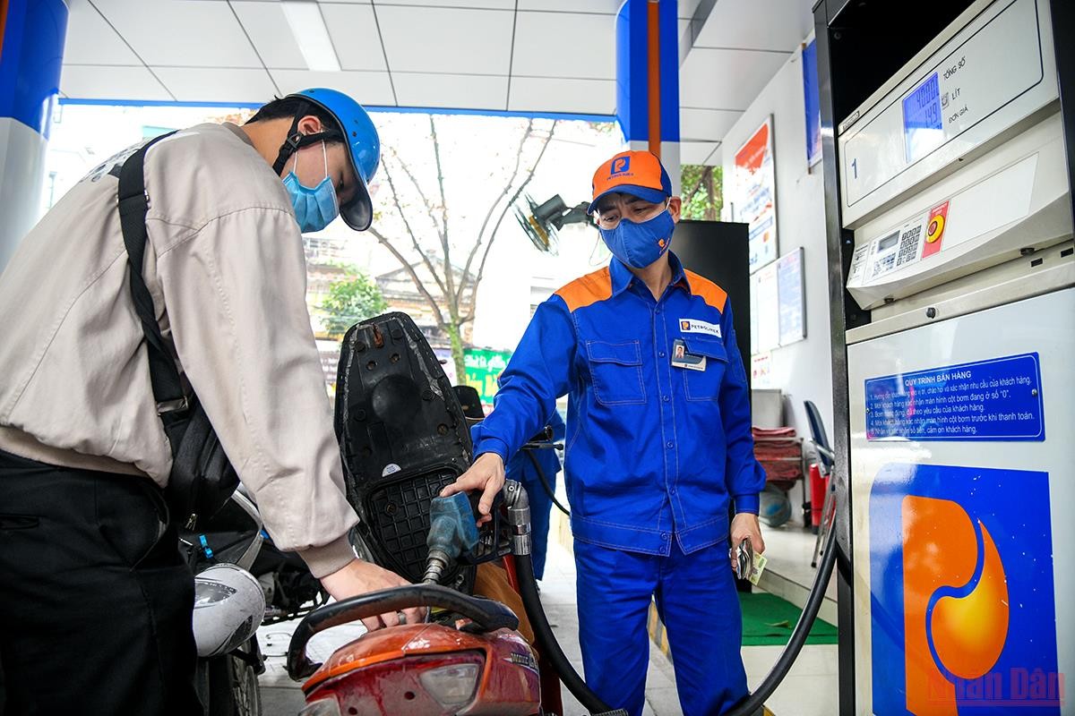 Giá xăng dầu tăng mạnh từ 15h ngày 19/6/2025