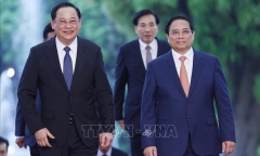 Thủ tướng Phạm Minh Chính làm việc với Thủ tướng Lào