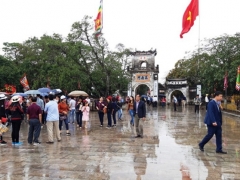 Huy động hơn 2.000 cảnh sát bảo vệ đêm khai ấn đền Trần Huy động hơn 2.000 cảnh sát bảo vệ đêm khai ấn đền Trần