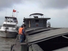 Bộ Tư lệnh Vùng Cảnh sát biển 1: Tạm giữ tàu chở trên 600 tấn than Bộ Tư lệnh Vùng Cảnh sát biển 1: Tạm giữ tàu chở trên 600 tấn than