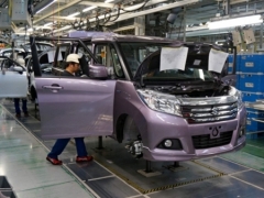 Suzuki Motor Corp thu hồi 2 triệu xe ô tô do không đảm bảo quy trình sản xuất Suzuki Motor Corp thu hồi 2 triệu xe ô tô do không đảm bảo quy trình sản xuất