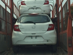 Honda Brio xuất hiện trên đường phố Hà Nội, chờ ngày ra mắt thị trường Việt nam Honda Brio xuất hiện trên đường phố Hà Nội, chờ ngày ra mắt thị trường Việt nam