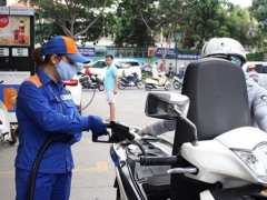 Giá xăng RON95-III giảm hơn 1.000 đồng/lít Giá xăng RON95-III giảm hơn 1.000 đồng/lít
