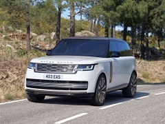 Triệu hồi Range Rover 2022 do lỗi cảm biến va chạm phía trước