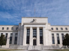 Fed trì hoãn cắt giảm lãi suất