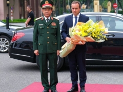 Bộ trưởng Quốc phòng Phan Văn Giang chủ trì lễ đón Bộ trưởng Quân đội Pháp