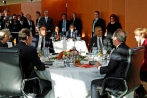 Cấm vận Nga, gánh nặng đặt lên vai bà Merkel?