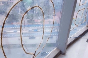 Hà Nội: Ai cho phép trang trí đèn led tại Chung cư Hồ Gươm Plaza?