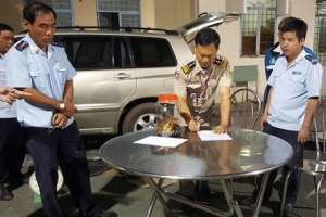 Nghi án Phó đồn Công an cửa khẩu Phnom Đên vận chuyển 18 kg vàng vào Việt Nam