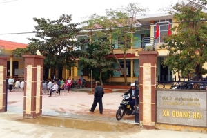 Phó bí thư Đảng ủy xã bị kỷ luật vì không có bằng cấp 3