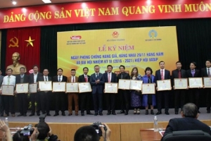 Báo Thương hiệu & Công luận nhận Bằng khen trong công tác truyền thông chống hàng giả