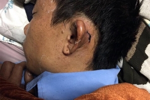 Vụ nhân viên cây xăng đánh khách hàng: Đình chỉ công việc đối với 2 nhân viên