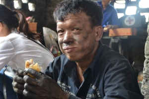 Ngành than xuống dốc, lãnh đạo TKV vẫn có nửa tỷ tiền thưởng?