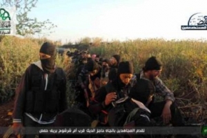 Các chiến binh thánh chiến hoảng sợ quay súng giúp Assad