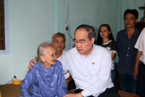 Chủ tịch UB TWMTTQVN thăm, chúc Tết các đồng chí nguyên lãnh đạo Đảng, Nhà nước