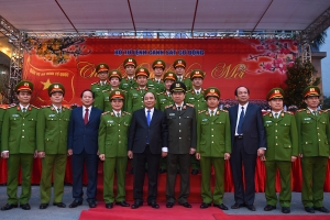 Thủ tướng Kiểm tra công tác sẵn sàng chiến đấu tại Bộ tư lệnh Cảnh sát cơ động