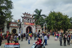 Hải Dương: Hàng nghìn người đổ về chiêm bái đền Tranh những ngày đầu năm