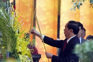 Chủ tịch nước dâng hương khai Xuân tại Hoàng thành Thăng Long