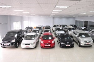 Xe dưới 9 chỗ "đốt cháy" thị trường với mức giá khoảng 308 triệu