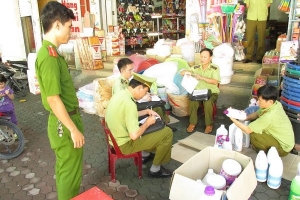 Nghệ An: Buôn bán hàng cấm, hàng lậu vẫn diễn biến phức tạp