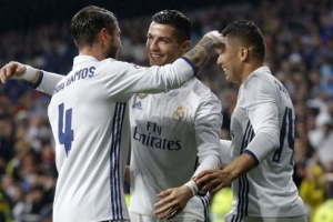 Ronaldo và Ramos lập công, Real Madrid đòi lại ngôi đầu La Liga