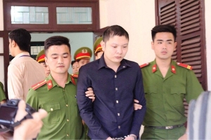 Hà Tĩnh: Hoãn phiên xét xử tài xế taxi sát hại nữ giám thị vứt xác xuống sông